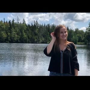 Meet your Posher, Alexandra